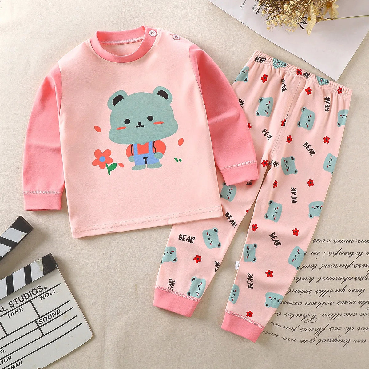 2024 Girls Comfortable 100% Cotton Long-Sleeved Sleepwear Pajamas Suit Breathable Relaxing Cartoon-Printed Pajamas for Children