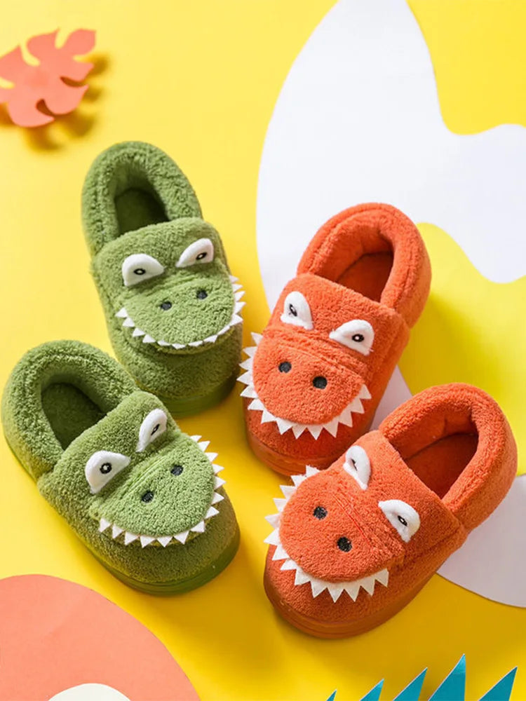 Cute green plush slippers with dinosaur cartoon pattern, suitable for toddler boys and girls, indoor wear