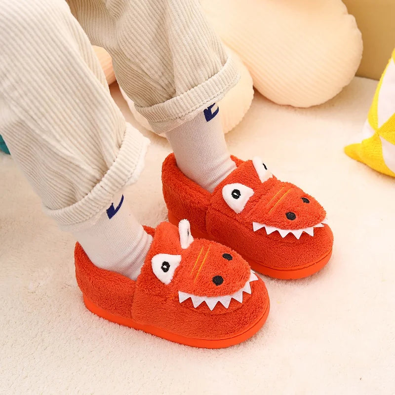 Cute green plush slippers with dinosaur cartoon pattern, suitable for toddler boys and girls, indoor wear